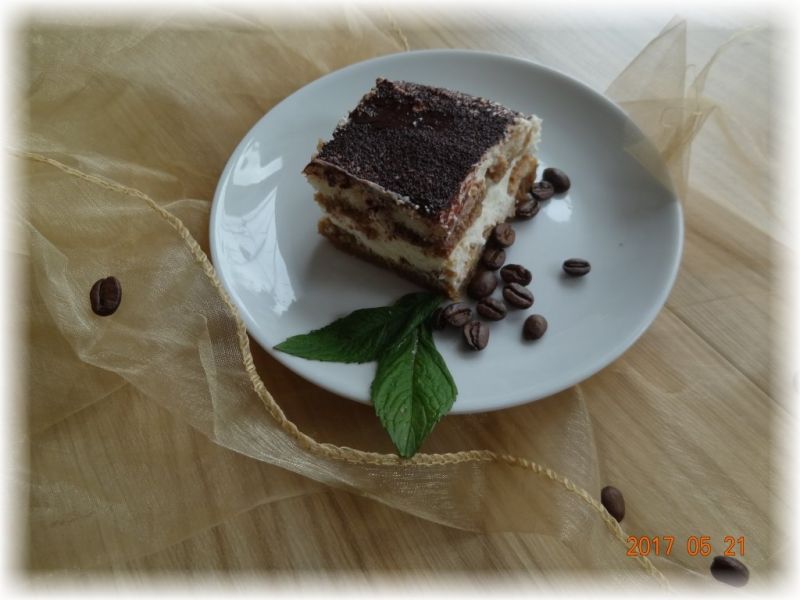 Deser tiramisu bez jajek Deser tiramisu bez jajek