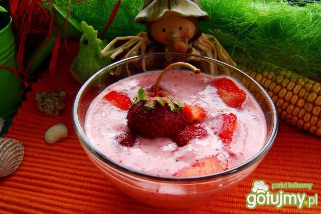 Deser truskawkowo śmietanowy  Deser truskawkowo śmietanowy