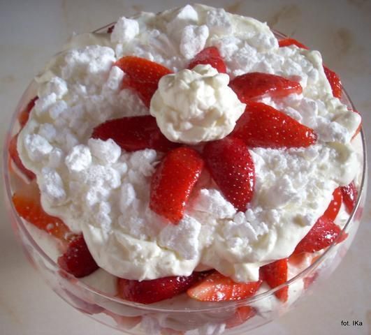 Deser truskawkowy  Deser truskawkowy