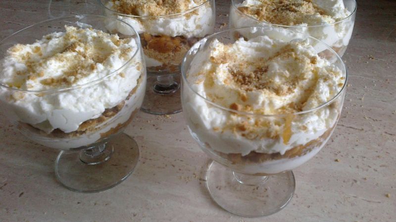 Deser w pucharku - Szarlotka Deser w pucharku - Szarlotka