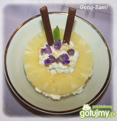 Deser z ananasem i nutą szałwii