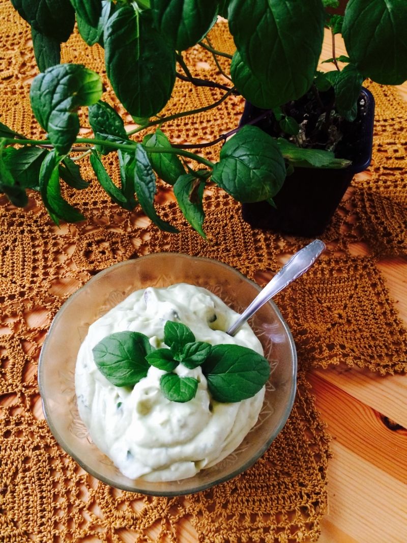 Deser z awokado i miętą Deser z awokado i miętą