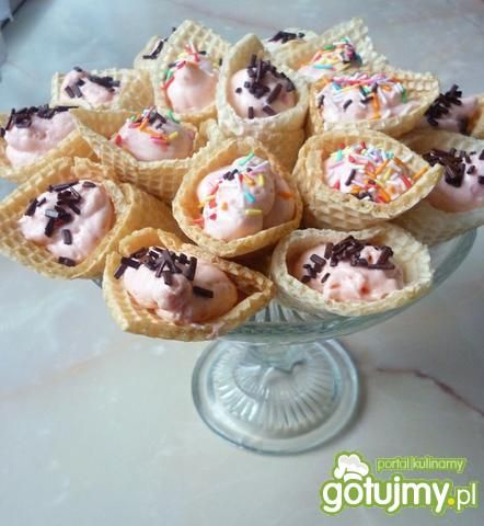 Deser z bitej śmietany w andrutach Deser z bitej śmietany w andrutach