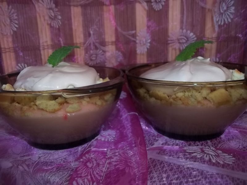 Deser z budyniem Deser z budyniem