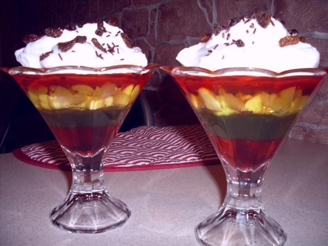 Deser z galaretek Deser z galaretek