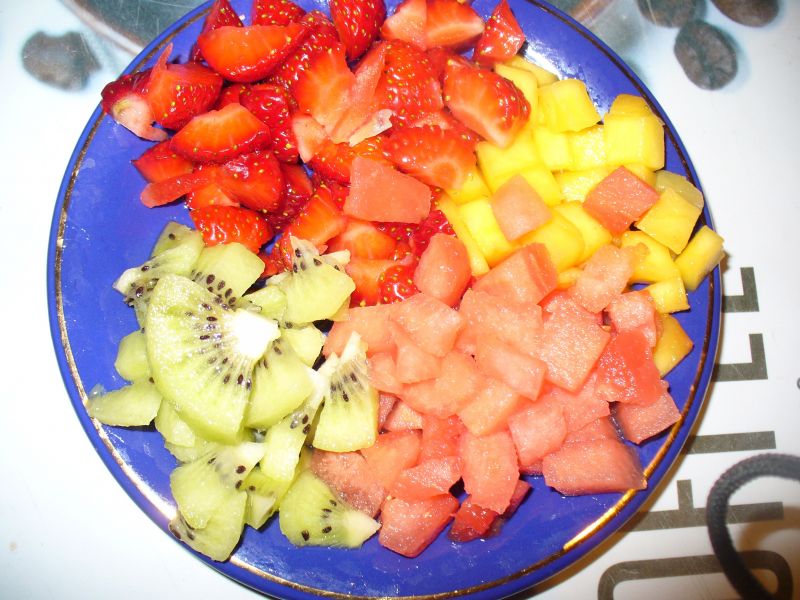 Deser z hia i owocami