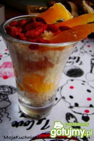 Deser z kaszy kuskus z pomarańczą 