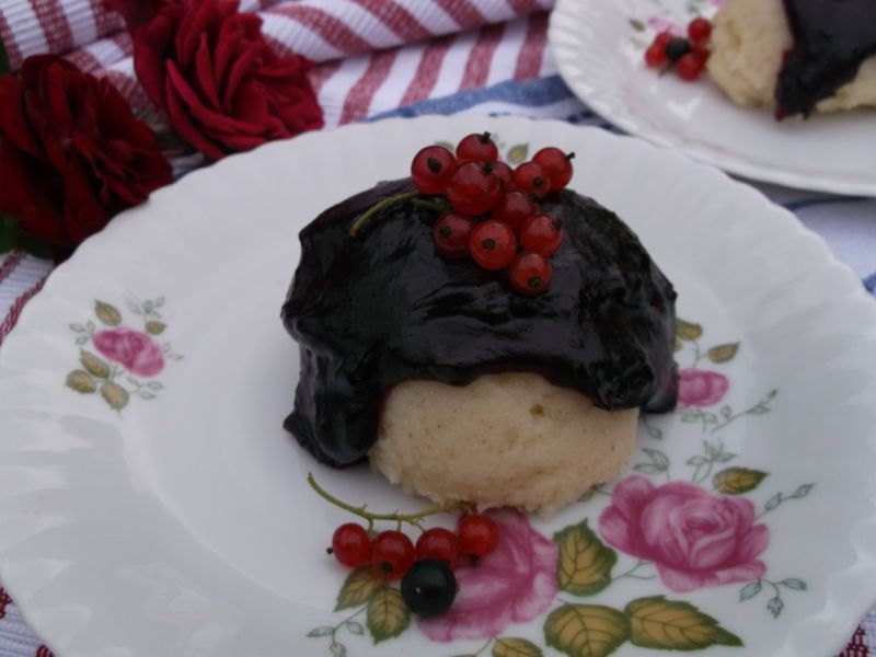 Deser z kaszy manny i musu owocowego