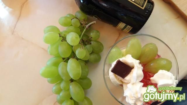 Deser z likierem Deser z likierem