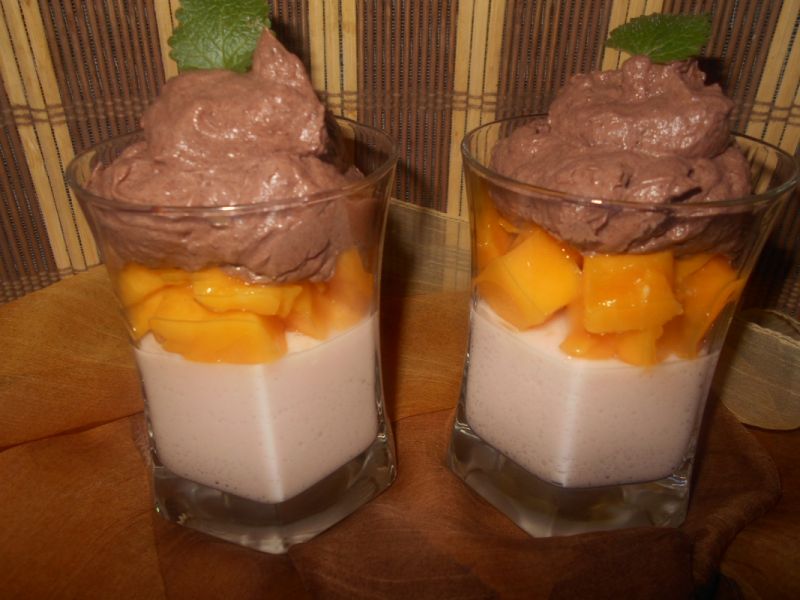 Deser z mango i galaretką Deser z mango i galaretką