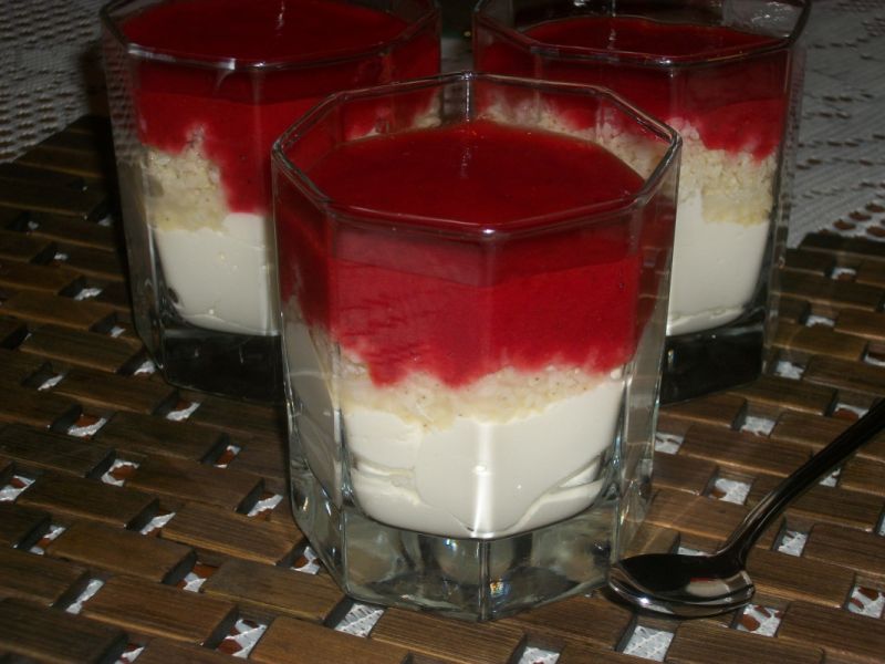 Deser z mascarpone, kaszą i truskawkami wg Zub3r'a Deser z mascarpone, kaszą i truskawkami wg Zub3r'a