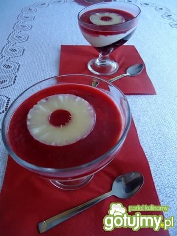 Deser z panną cottą, galaretką i owocami