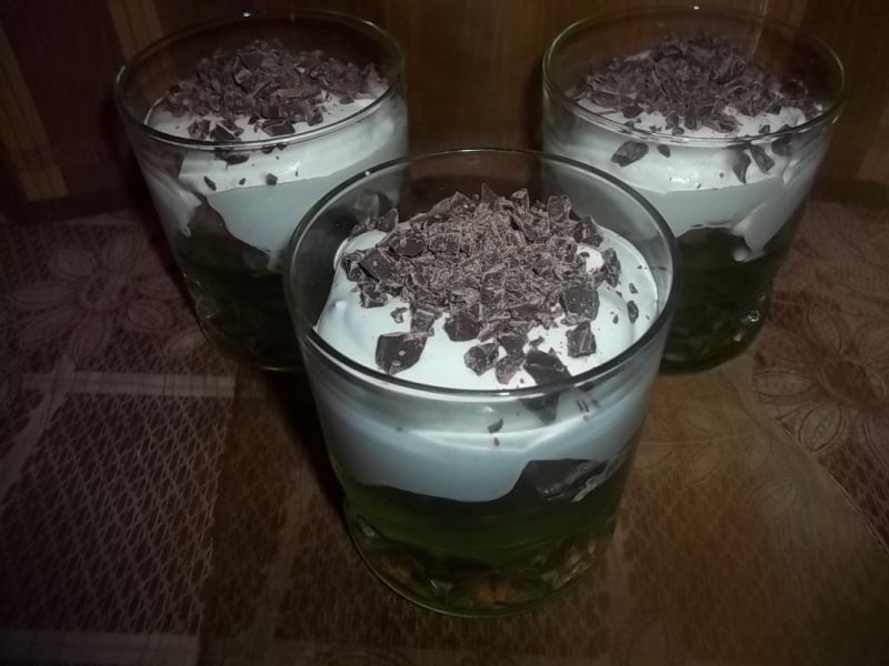 Deser z pomelo i galaretką Deser z pomelo i galaretką