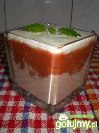 Deser z rabarbaru, jogurtu i budyniu Deser z rabarbaru, jogurtu i budyniu