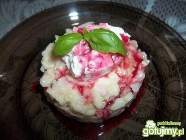 Deser z ryżem i jabłkami