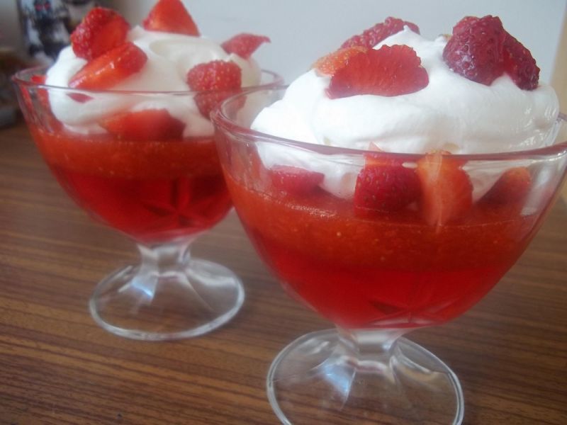 Deser z truskawkami Deser z truskawkami