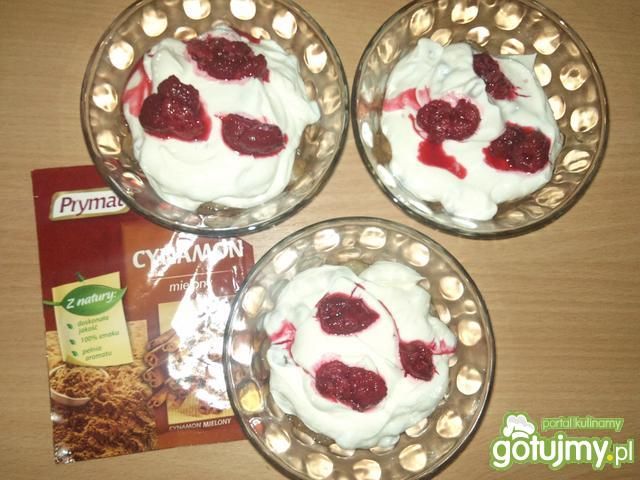 Deserek z gruszkami i twarożkiem Deserek z gruszkami i twarożkiem