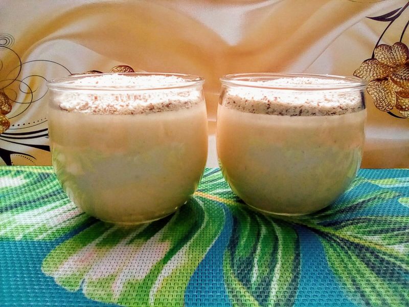 Deserek z mandarynką i mielonymi orzechami Deserek z mandarynką i mielonymi orzechami