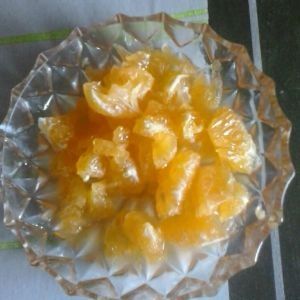 Deserek z mandarynką i mielonymi orzechami