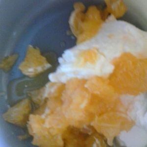 Deserek z mandarynką i mielonymi orzechami