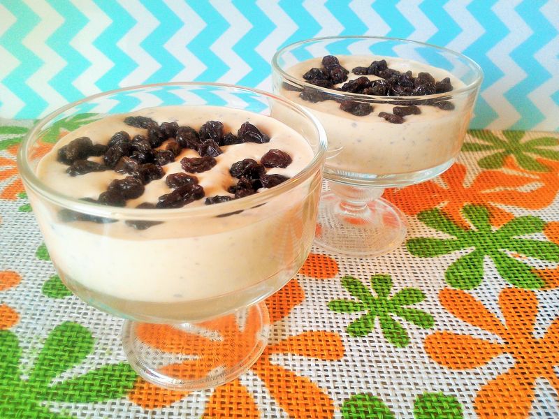 Deserek z mascarpone, śmietanki i migdałów