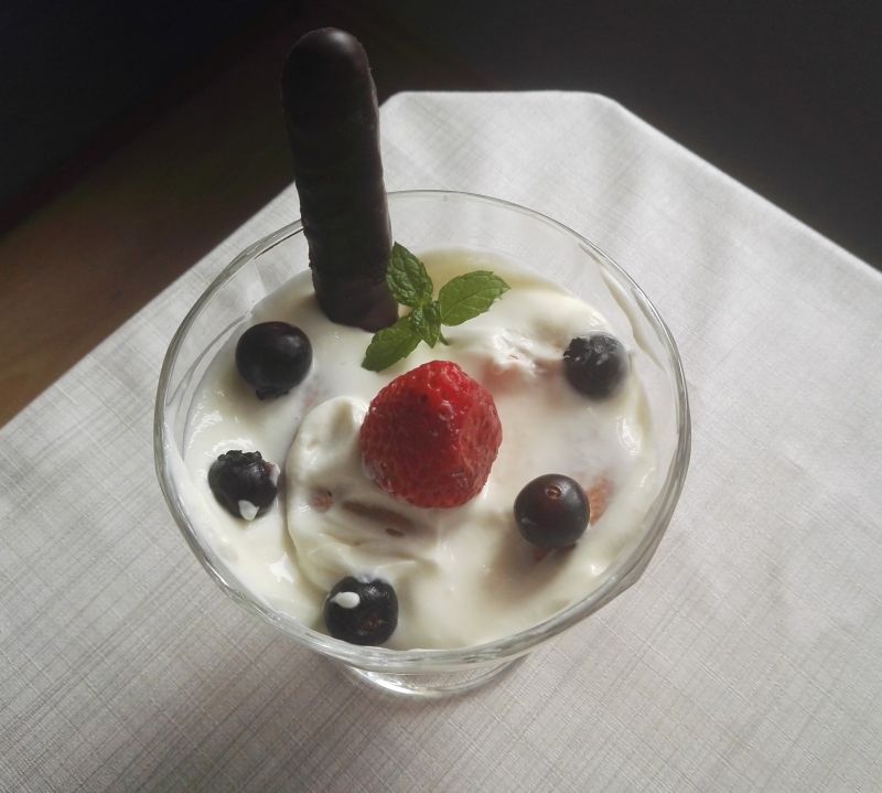 Deserki z borówkami a'la tiramisu Deserki z borówkami a'la tiramisu