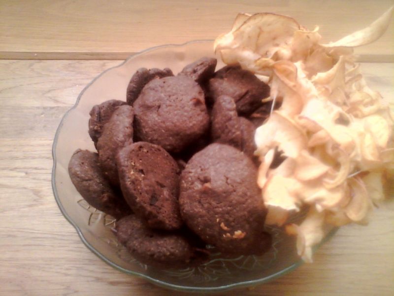 Deserowe ciastka z jabłkami suszonymi Deserowe ciastka z jabłkami suszonymi