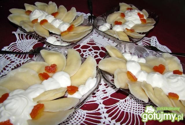 Deserowe pierożki na słodko Deserowe pierożki na słodko