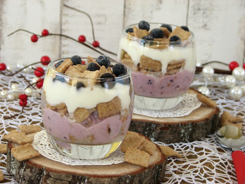 Desery jogurtowo-jagodowe