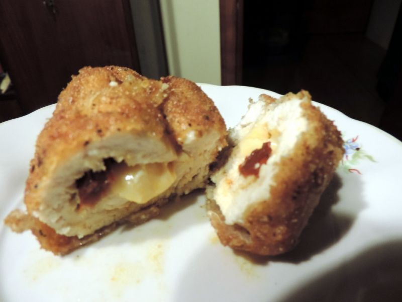 Devolay z suszonymi pomidorami Devolay z suszonymi pomidorami