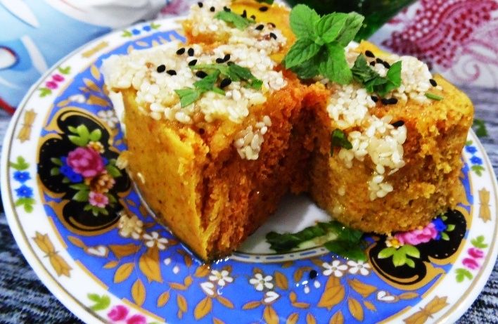 Dhokla- indyjski biszkopt z ciecierzycy Dhokla- indyjski biszkopt z ciecierzycy