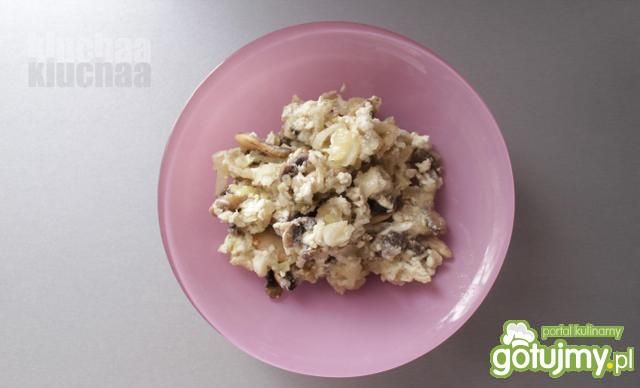 Dietetyczna jajecznica z pieczarkami