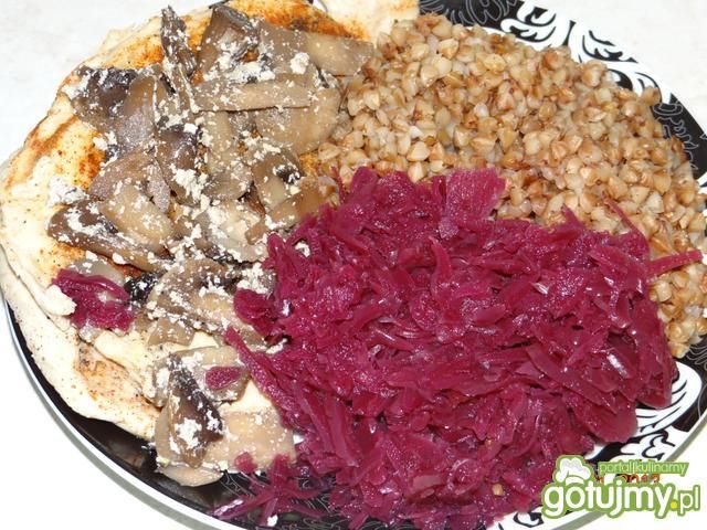 Dietetyczna pierś z kurczaka z kaszą .