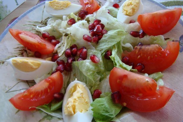 Dietetyczna sałata z granatem  Dietetyczna sałata z granatem