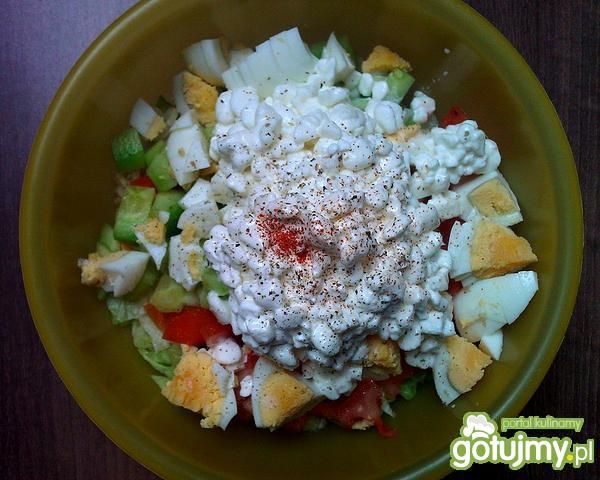 Dietetyczna wiosenna sałatka