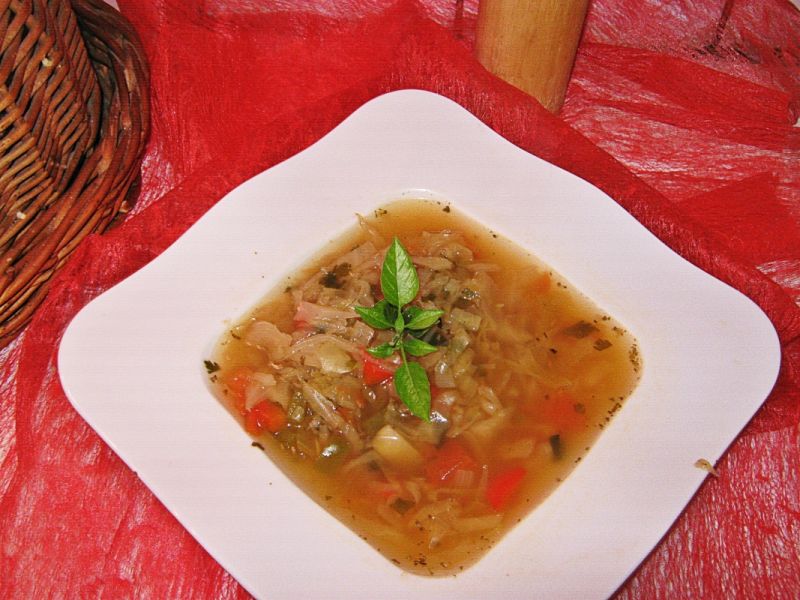 Dietetyczna zupa kapuściana