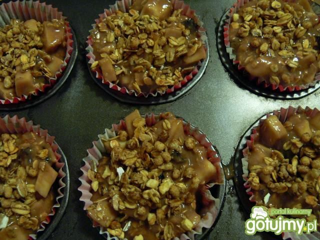 Dietetyczne jabłkowe muffinki ze śliwką