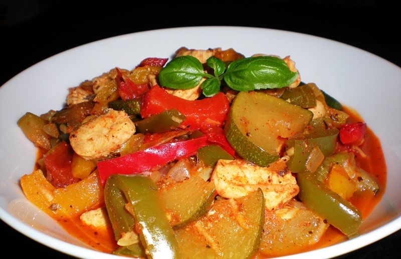 Dietetyczne leczo z kurczakiem