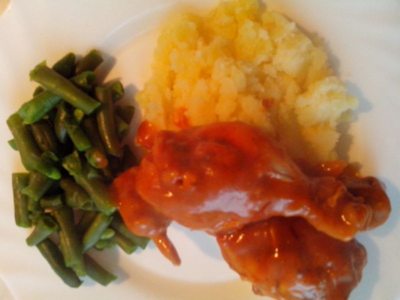 Dietetyczne udka w sosie pomidorowym