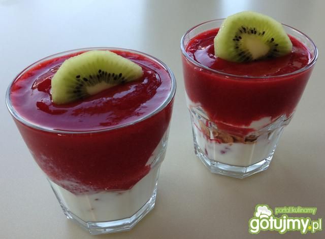 Dietetyczny deser z truskawką Dietetyczny deser z truskawką