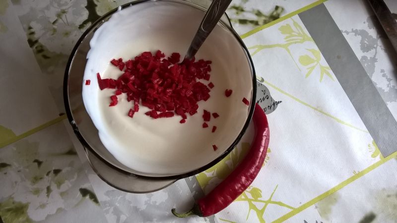 Dip jogurtowy z chilli
