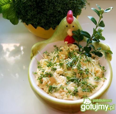 Dipopast jajeczny na Wielkanoc 