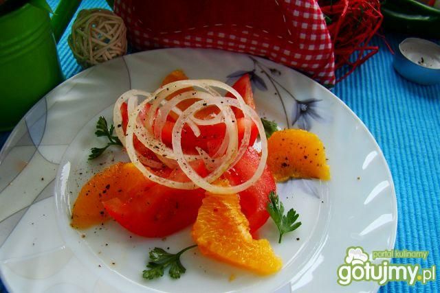 Dobra sałatka z sosem winegret z sokiem 