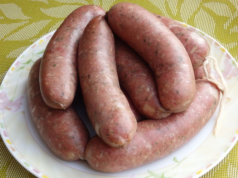 Domowa biała kiełbasa