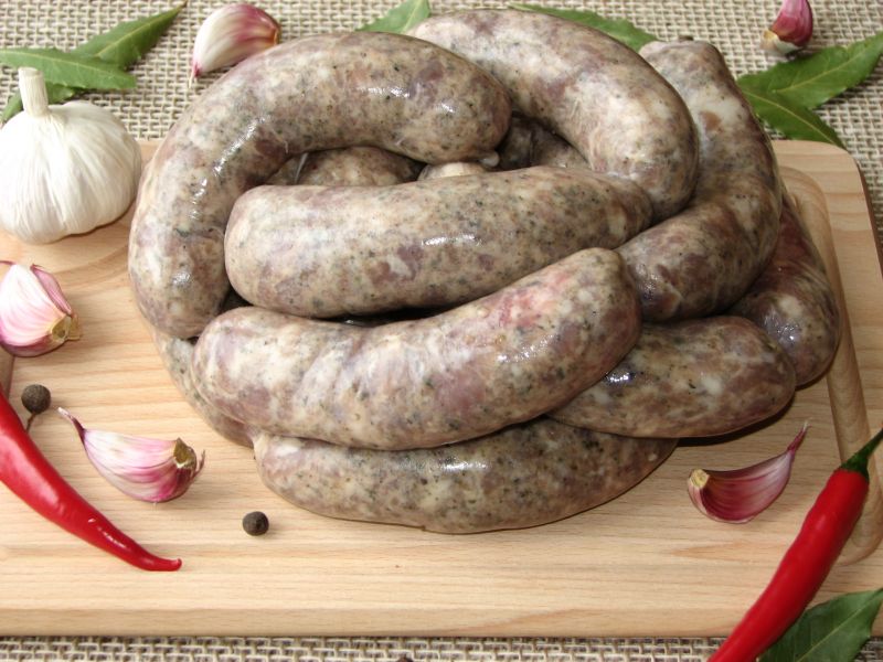 Domowa biała kiełbasa