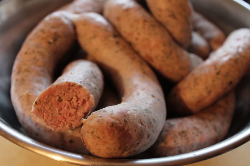 Domowa biała kiełbasa