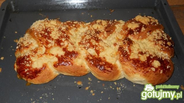 Domowa chałka z kruszonką