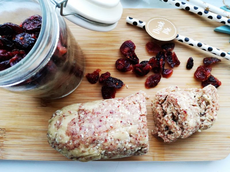 Domowa chałwa z żurawiną Domowa chałwa z żurawiną