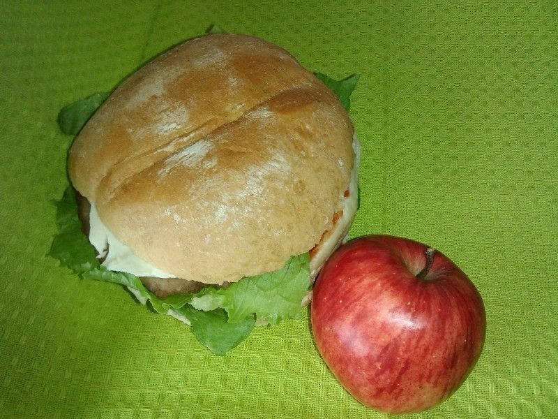 Domowa kanapka ala big mac 