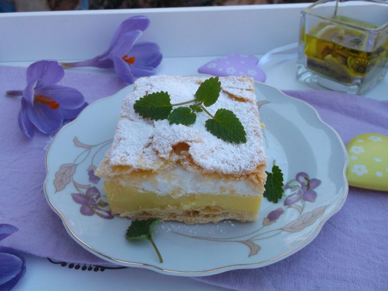 Domowa kremówka z bitą śmietaną